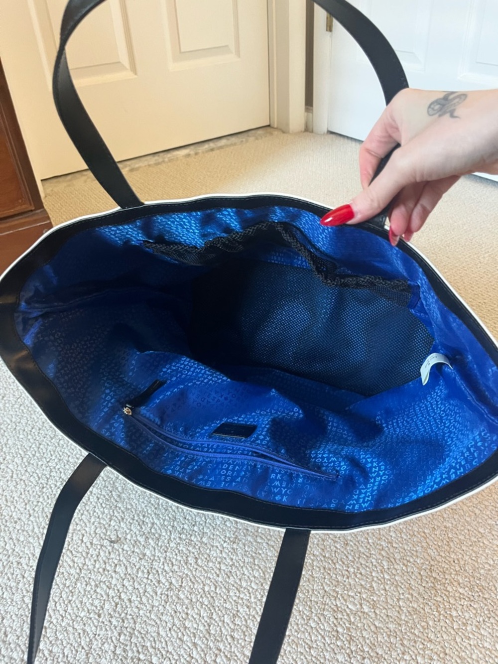 Kate Spade ‘Beware of Sharks’ Beach Tote - Picture 4 of 6